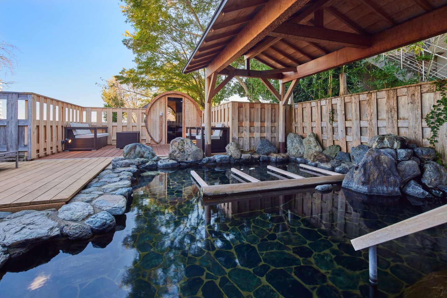 男子大浴場「源氏」露天風呂